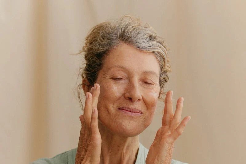 Natürliche Unterstützung in der Menopause: Pflanzliche Nahrungsergänzungsmittel - Blanda Beauty