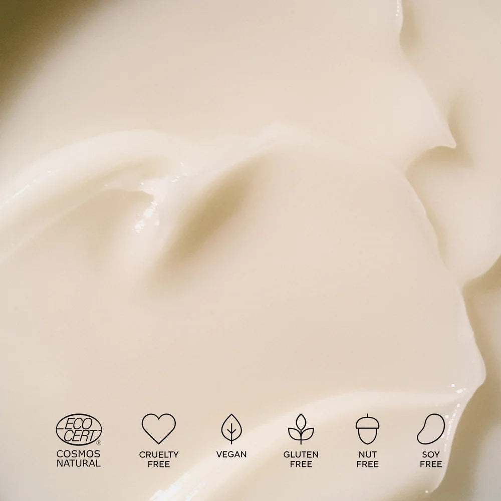 Cleansing Balm von Mádara - Swatch mit Auszeichnungen von Mádara