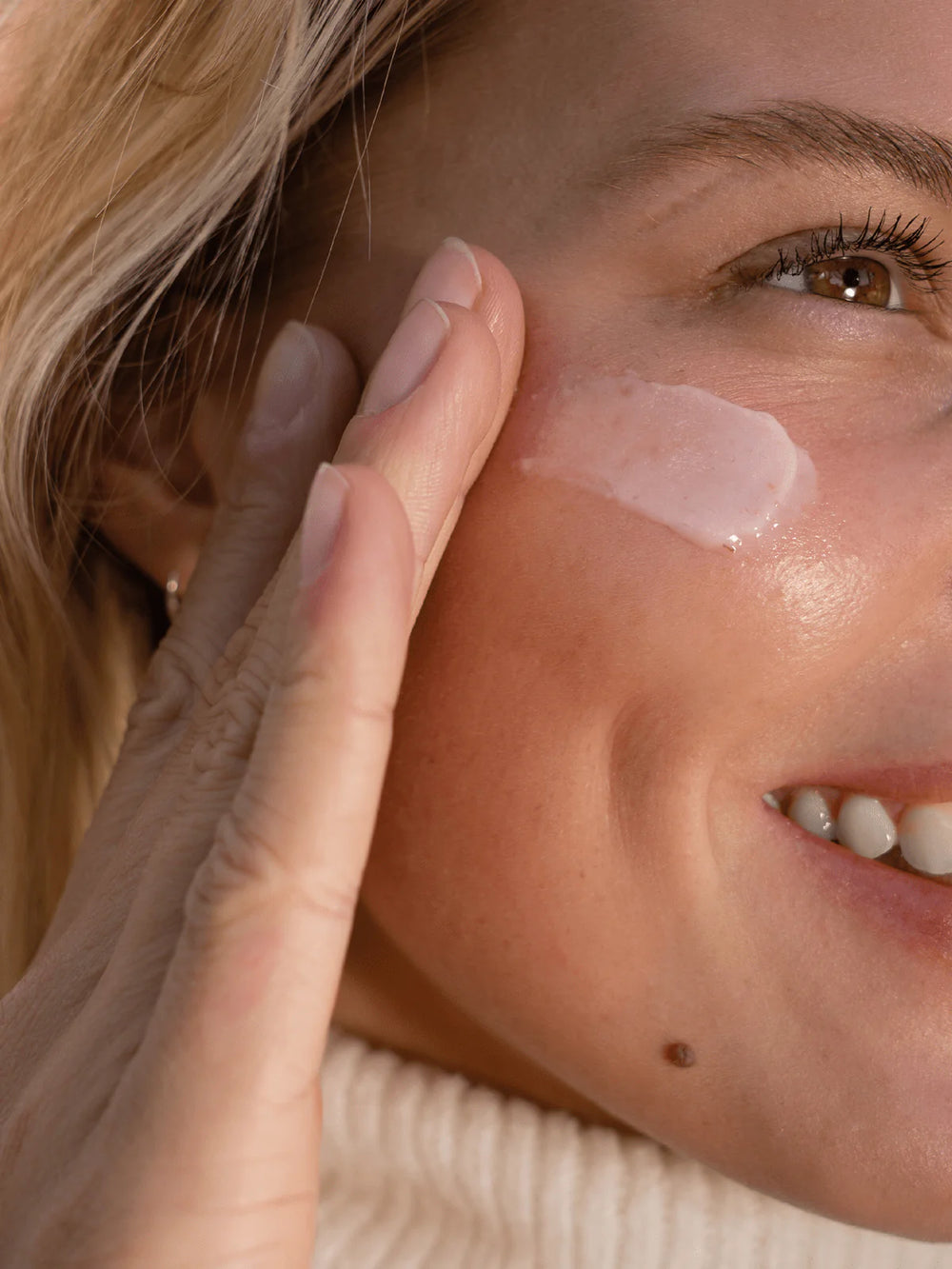 Calming Pink Milk Mask - Beruhigende Maske auf der Haut