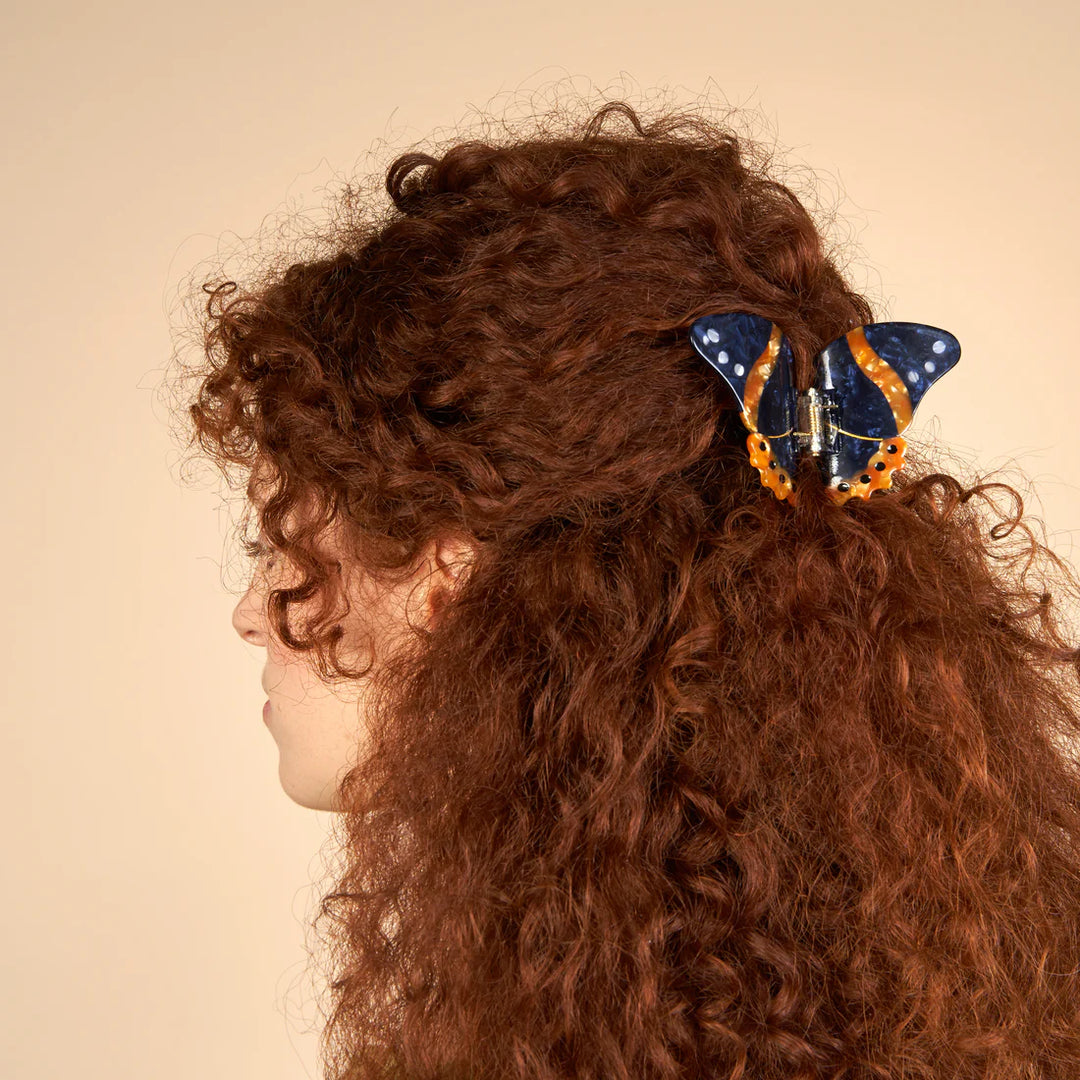 Black Butterfly Hair Claw von Coucou Suzette - im Haar