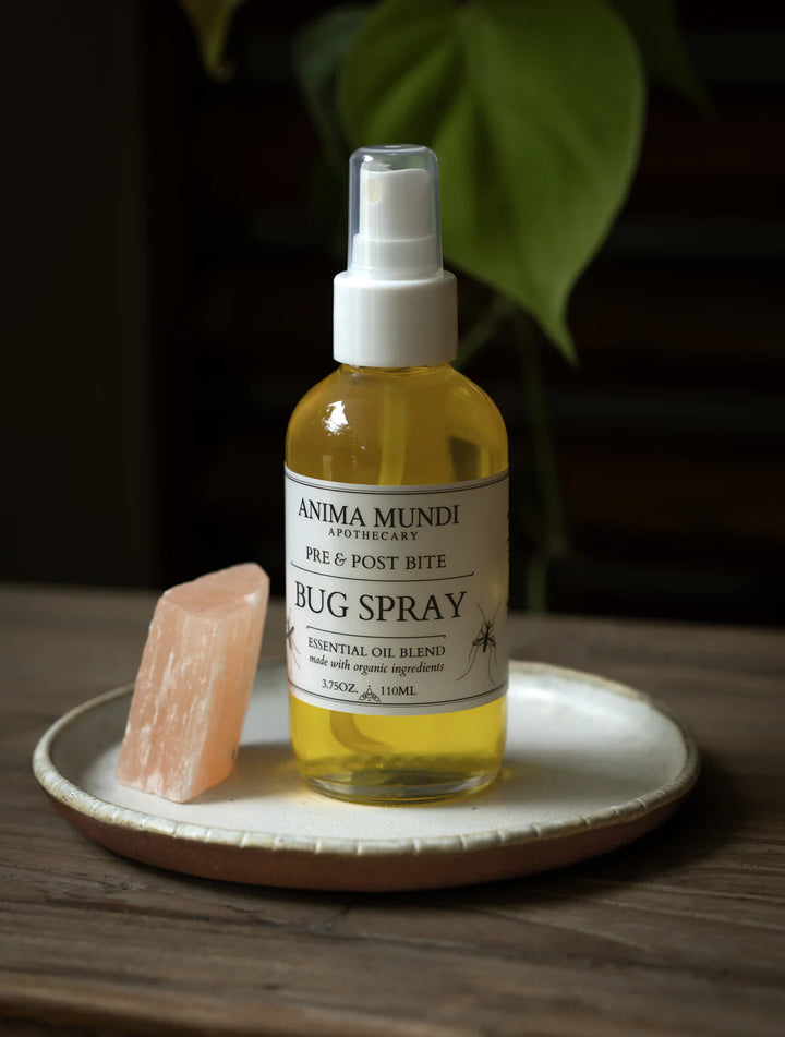 Bug Spray von Anima Mundi Herbals - auf Untersetzer