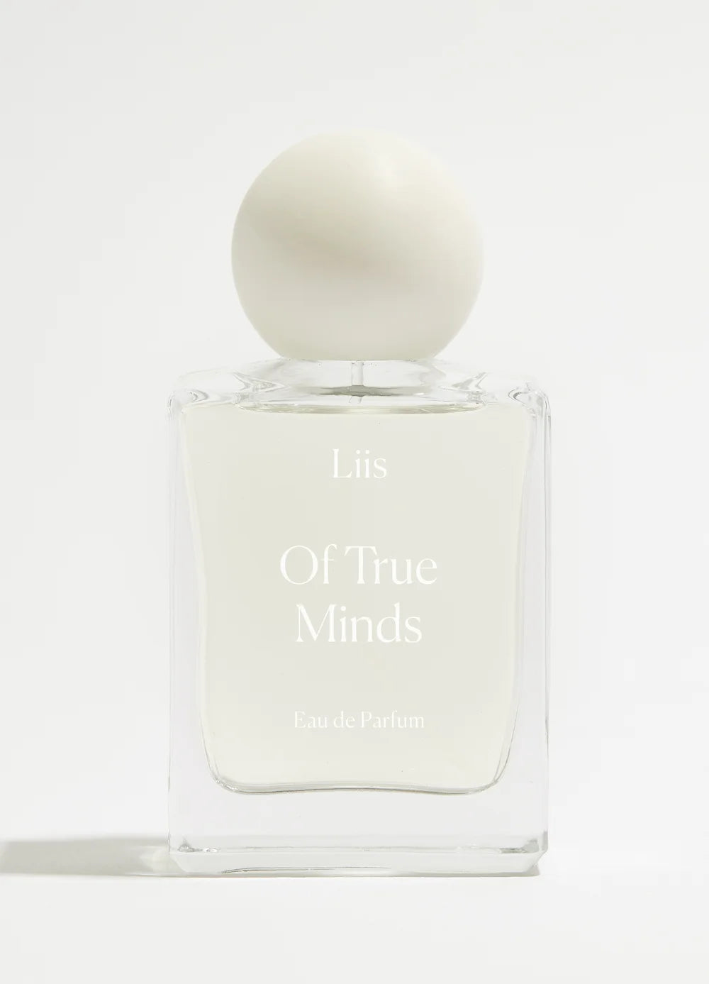 Of True Minds von Liis - vor cremefarbenen Hintergrund