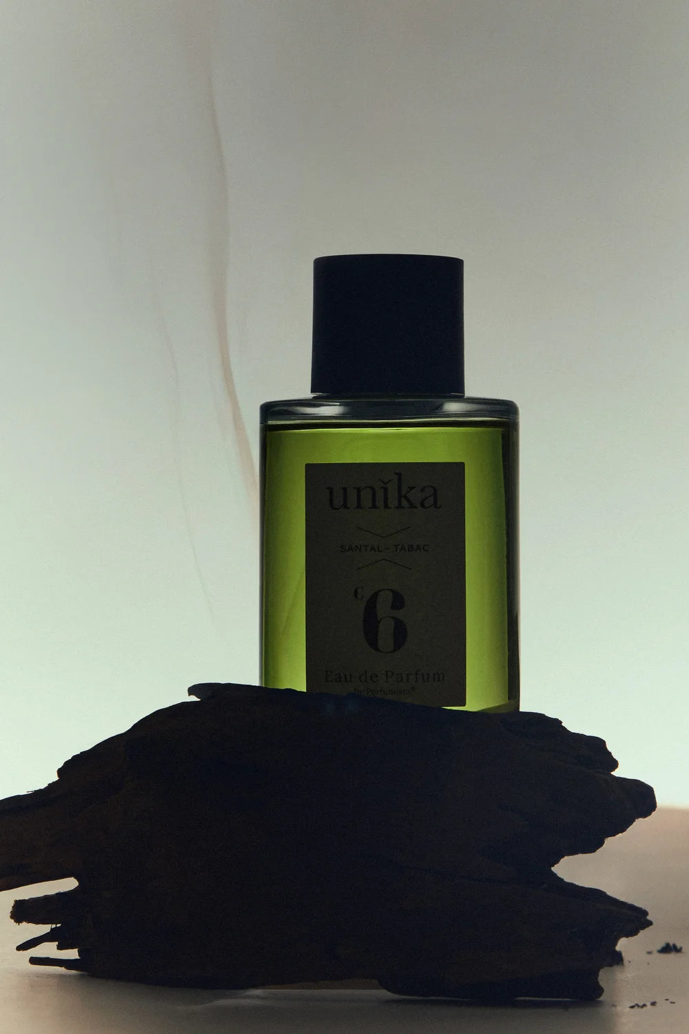 Unika Parfum Santal & Tabac - atmosphärische Aufnahme