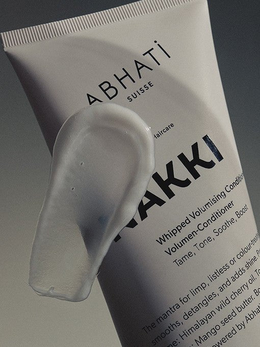 Abhati Suisse Nakki Whipped Volumising Conditioner Still Life – natürliche Volumen Spülung