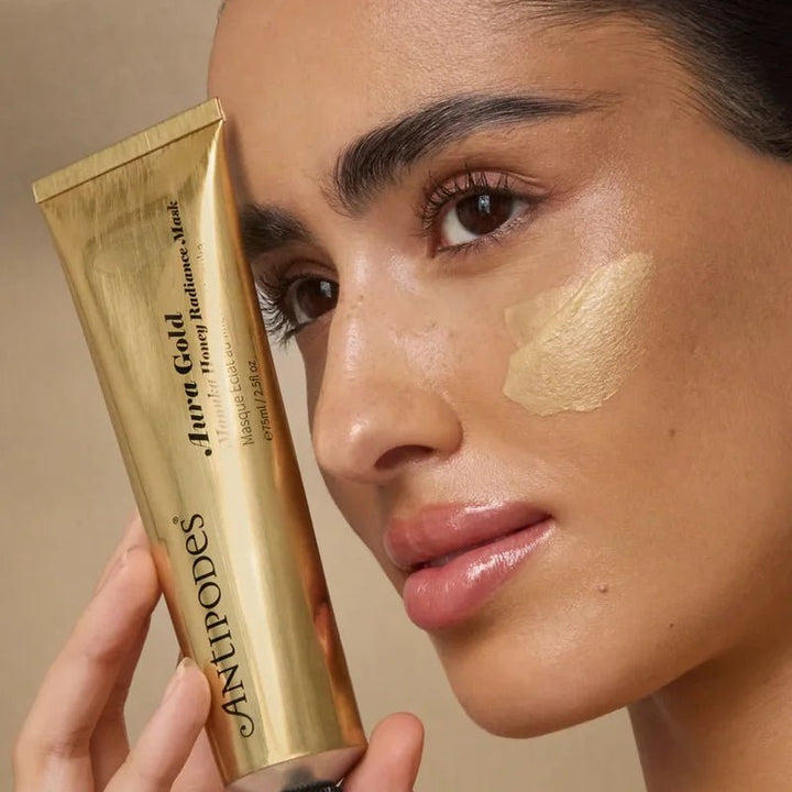 Antipodes Aura Gold Manuka Honey Radiance Mask - Model mit Tube