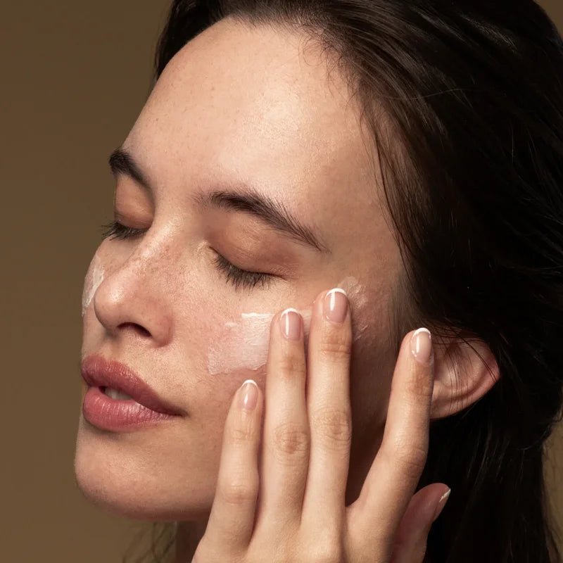 Lime Caviar Collagen-Rich Firming Cream auf der Haut - festigende Wirkung