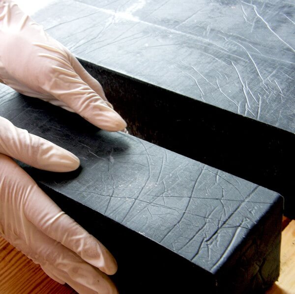 Binu Bamboo Charcoal Soap Mini - tiefenreinigende Gesichtsseife Reisegröße