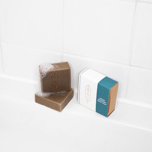 Binu Green Mugwort Body Soap Mood im Badezimmer - natürliche Körperpflege
