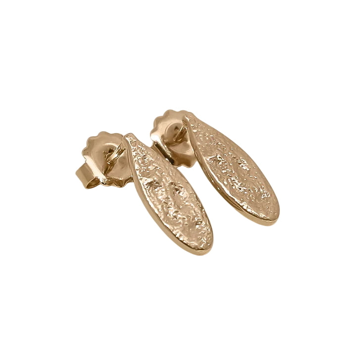 Olivea Studs von Waekura