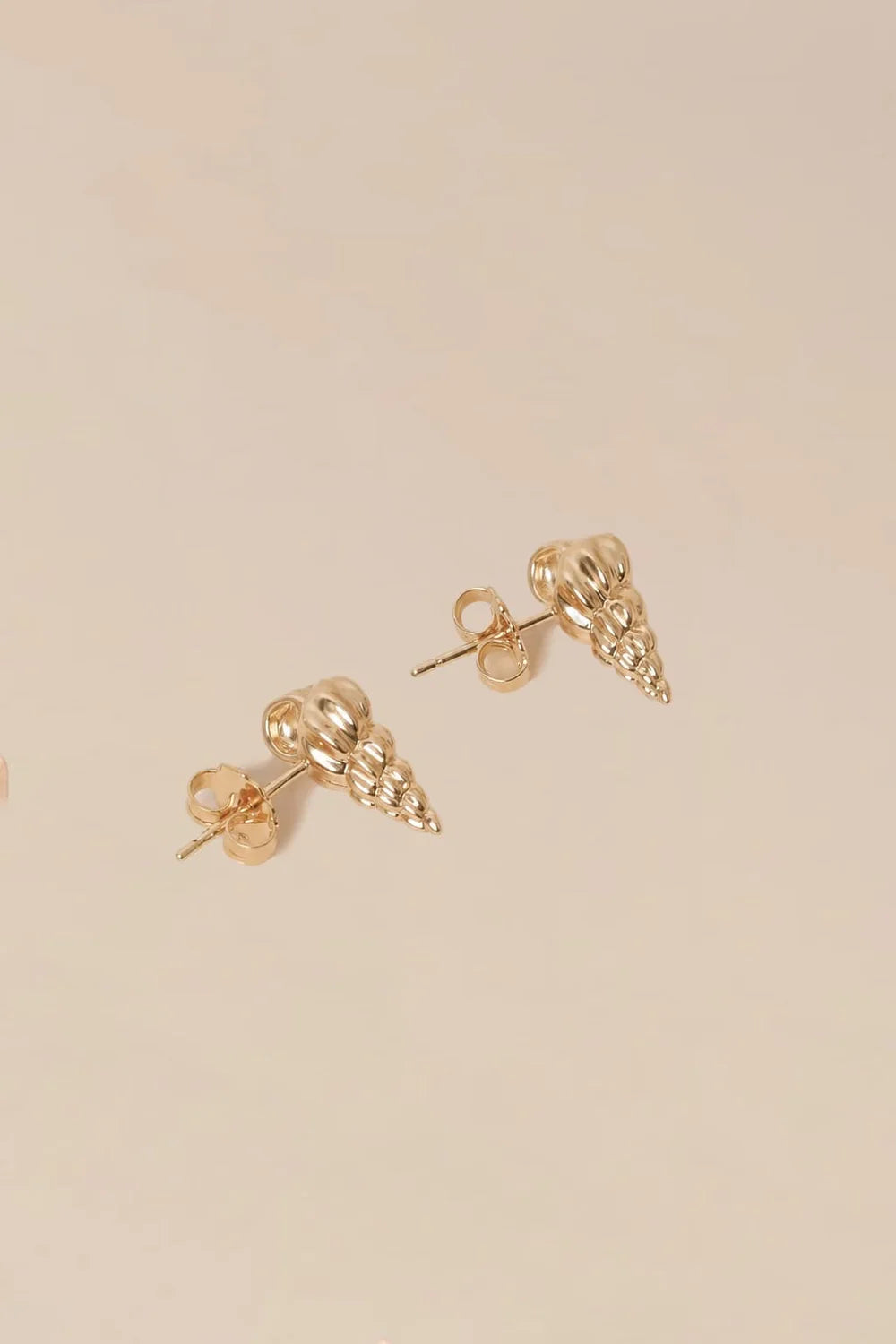 Sierra Studs von Waekura - Freisteller