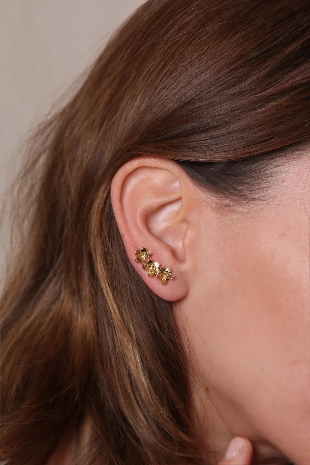 Waekura Siena Earrings / Contours im Ohr