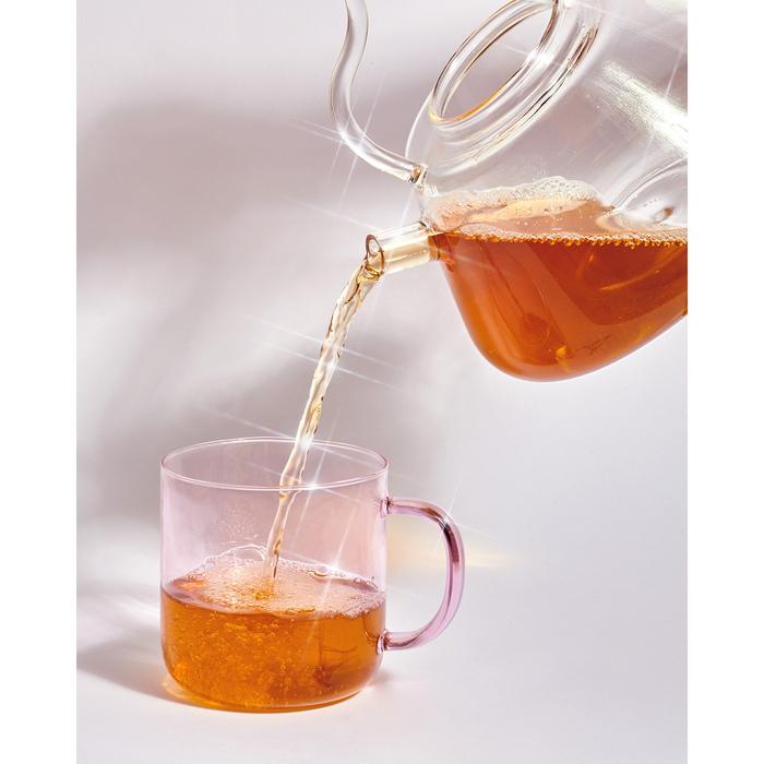 Cosmic Dealer Ayurvedic Herbal Tea - She Slept For 100 Years - tea potAyurvedic Herbal Tea - She Woke Up And Conquered The World - Tee eingießen