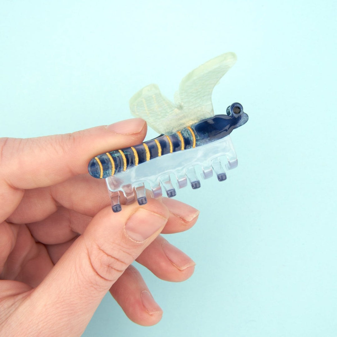 Coucou Suzette Dragonfly Hair Claw - Detail Handmodel