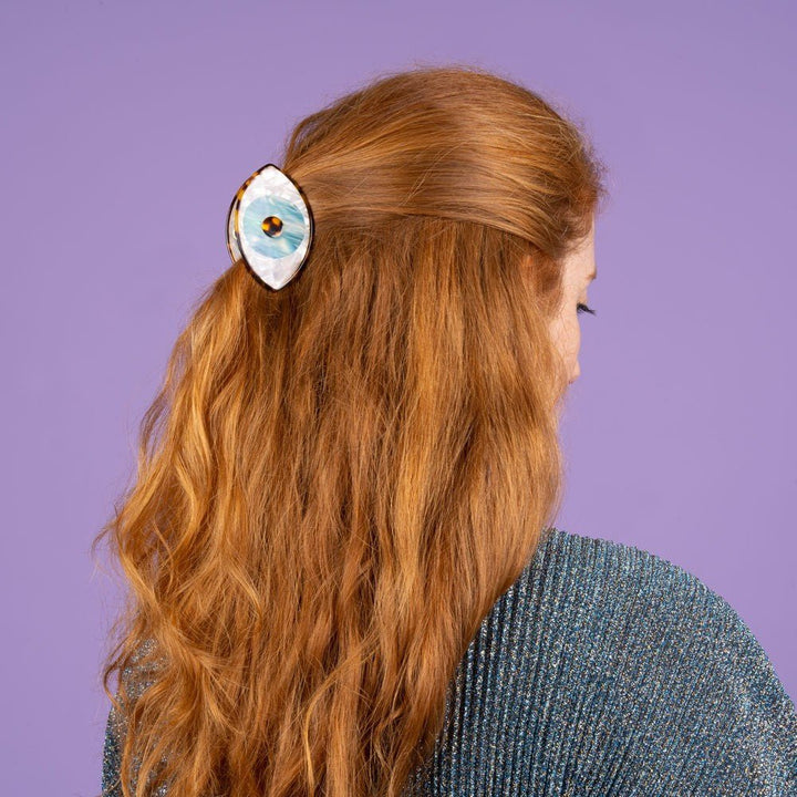 Coucou Suzette Eye Hair Claw – Blue - Model 2