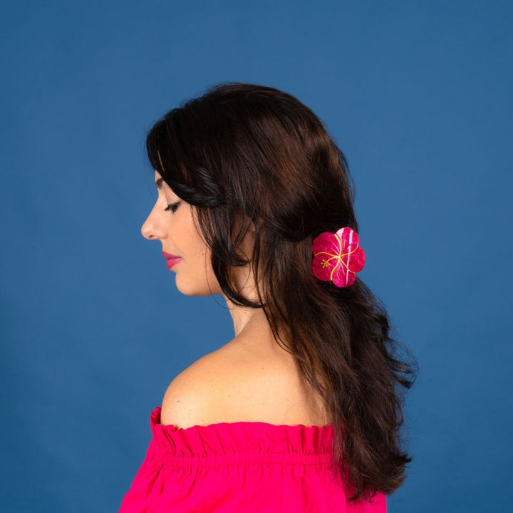 Coucou Suzette Hibiscus Hair Claw - Model Tragebild