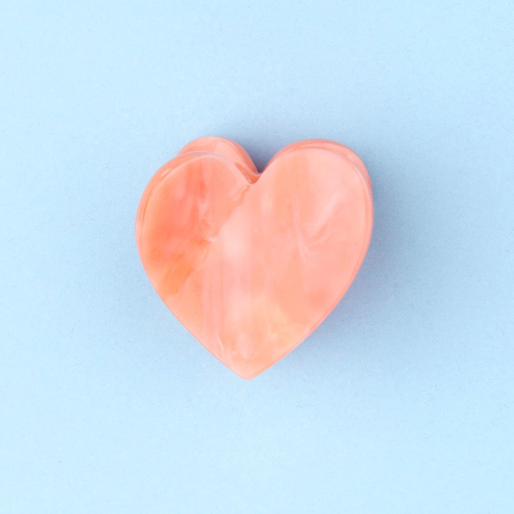 Coucou Suzette Pink Heart Mini Hair Claw - Produktbild türkiser Hintergrund