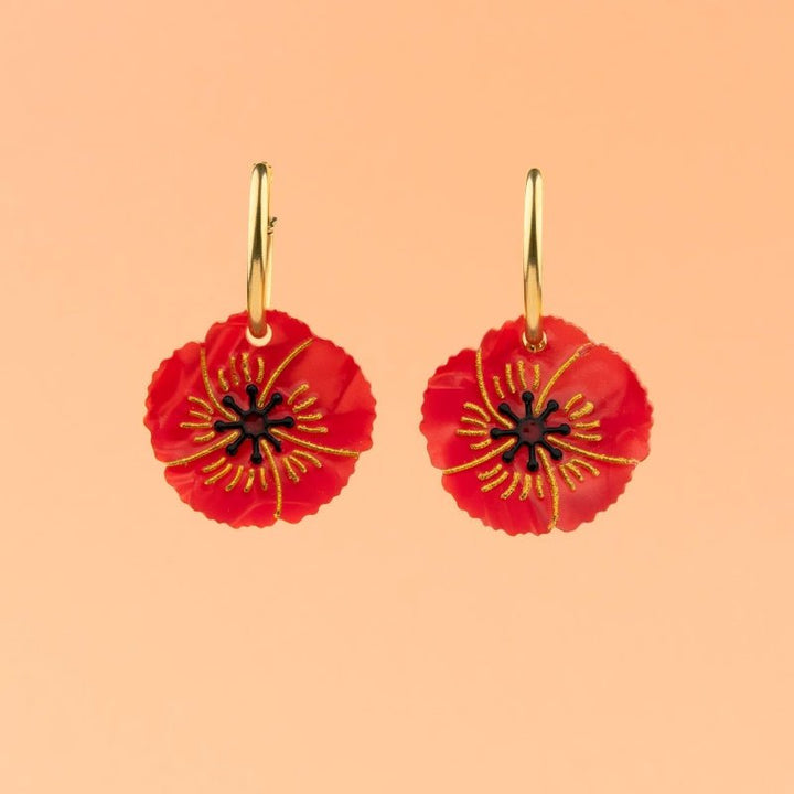 Coucou Suzette Poppies Earrings - Produktfoto aprikosefarbener Hintergrund