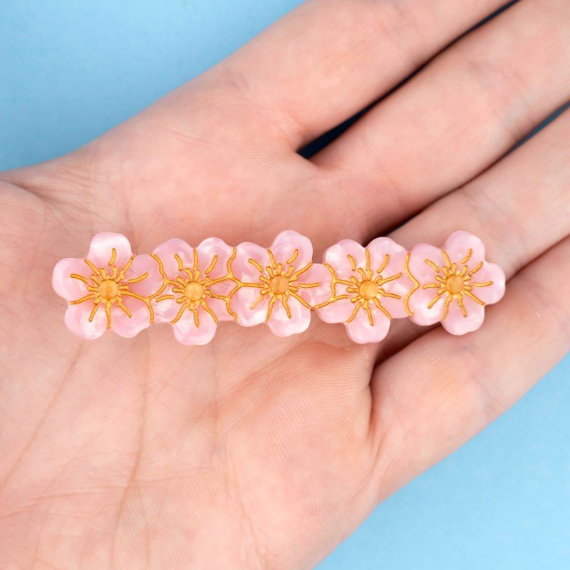 Coucou Suzette Sakura Hair Clip - Handmodel Details