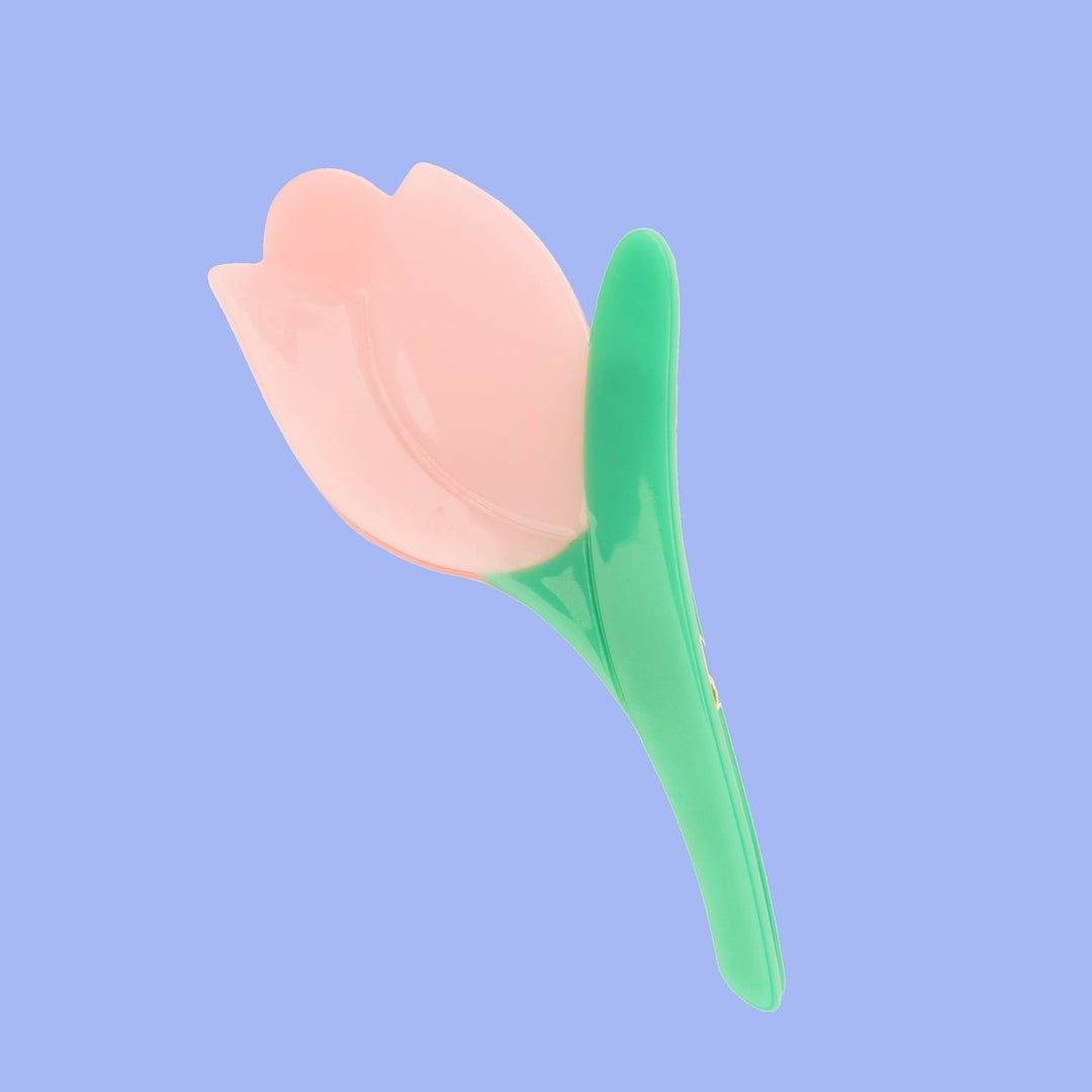 Coucou Suzette Tulip Hair Claw - Produktbild blauer Hintergrund