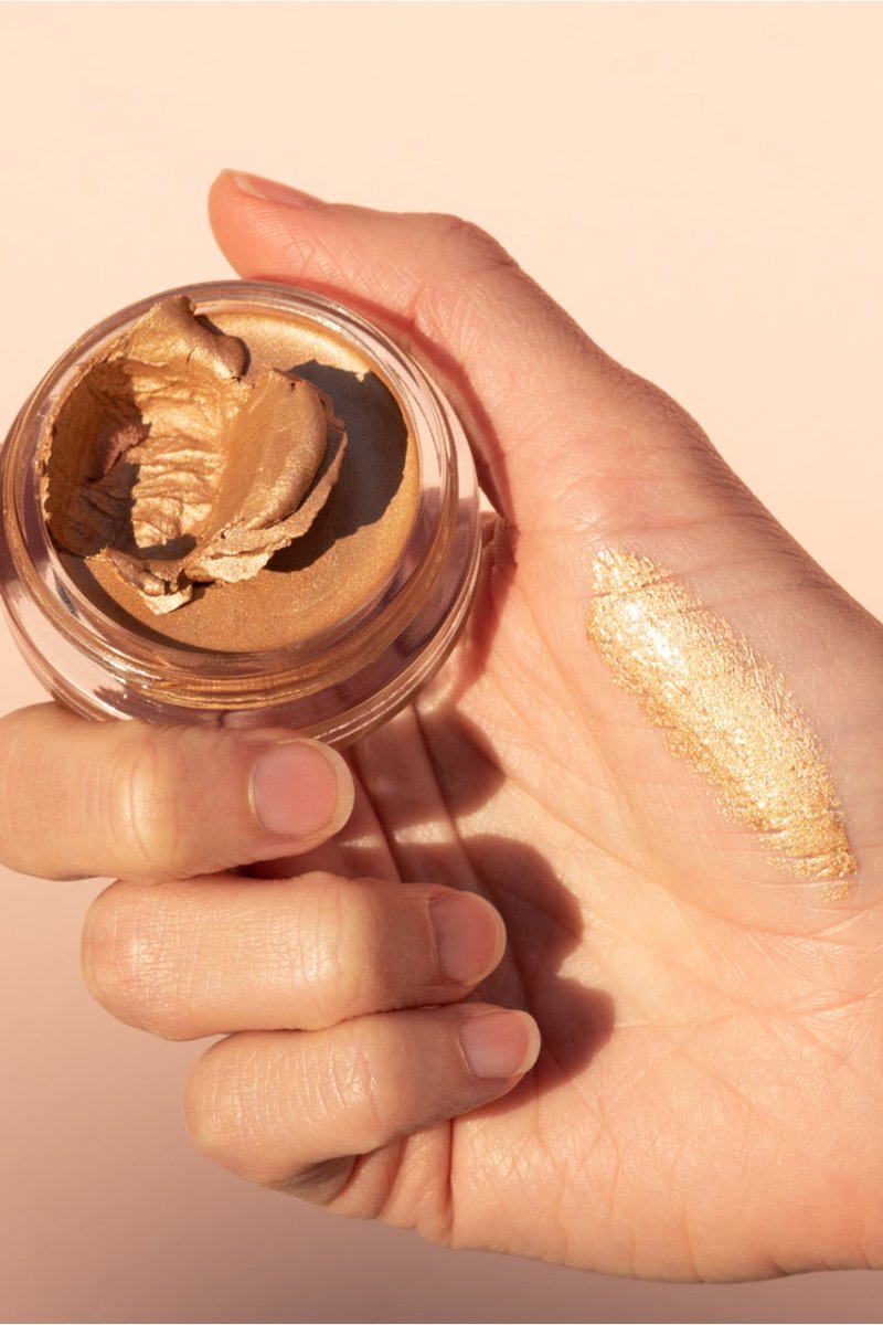 Vanilla Highlighter Sun Halo - on hand