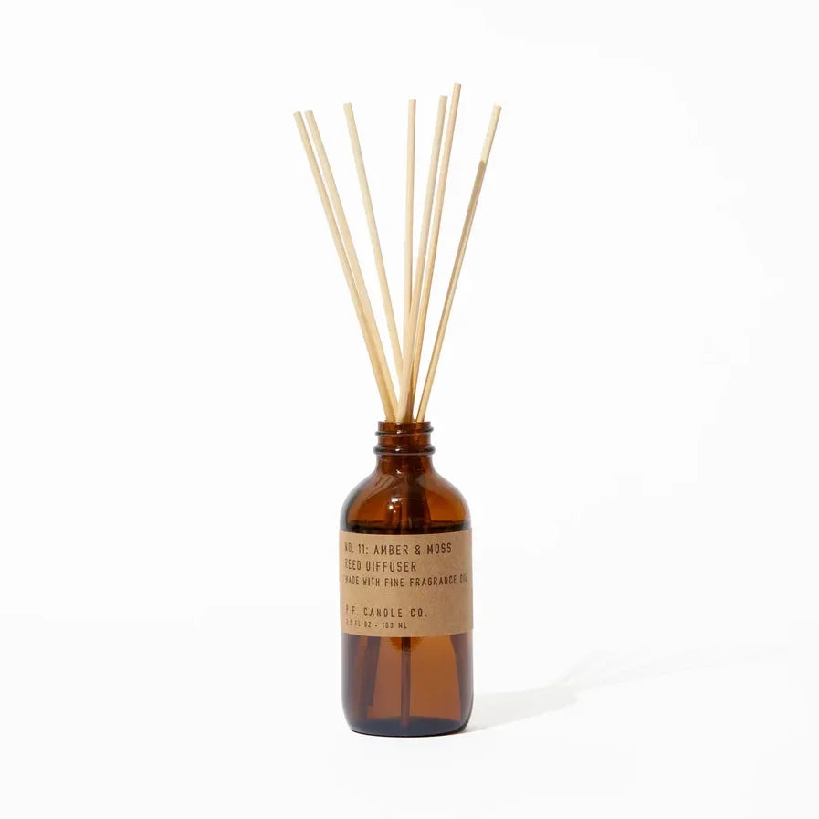 Amber & Moss Reed Diffuser von P.F. Candle Co. - ein schönes Gefäß