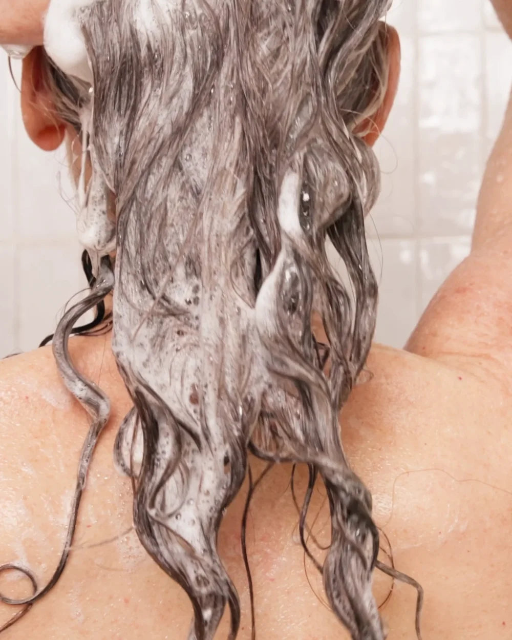 Hydration Shampoo - aufgeschäumt im Haar