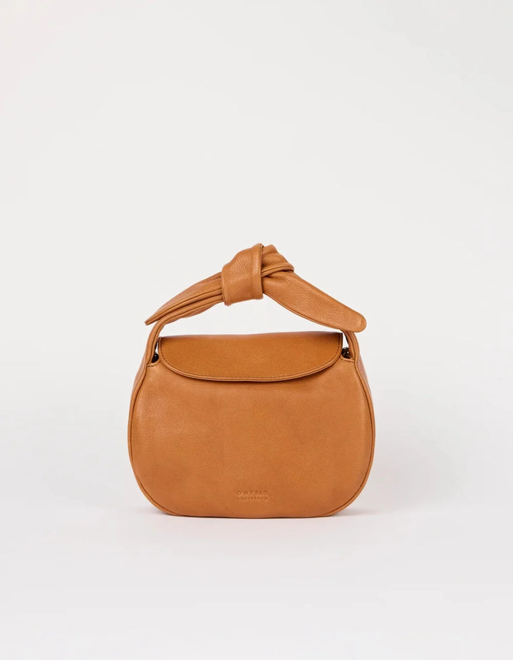 Braune O My Bag Coco Croissant mit geschwungener Form und geknotetem Lederhenkel