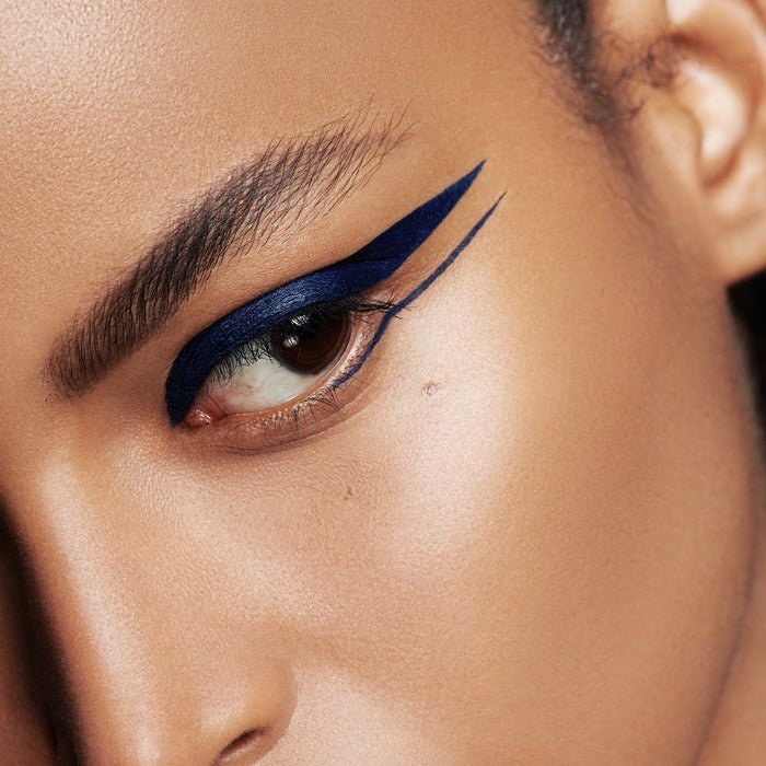Le Mascara Le Bleu Bérénice Model