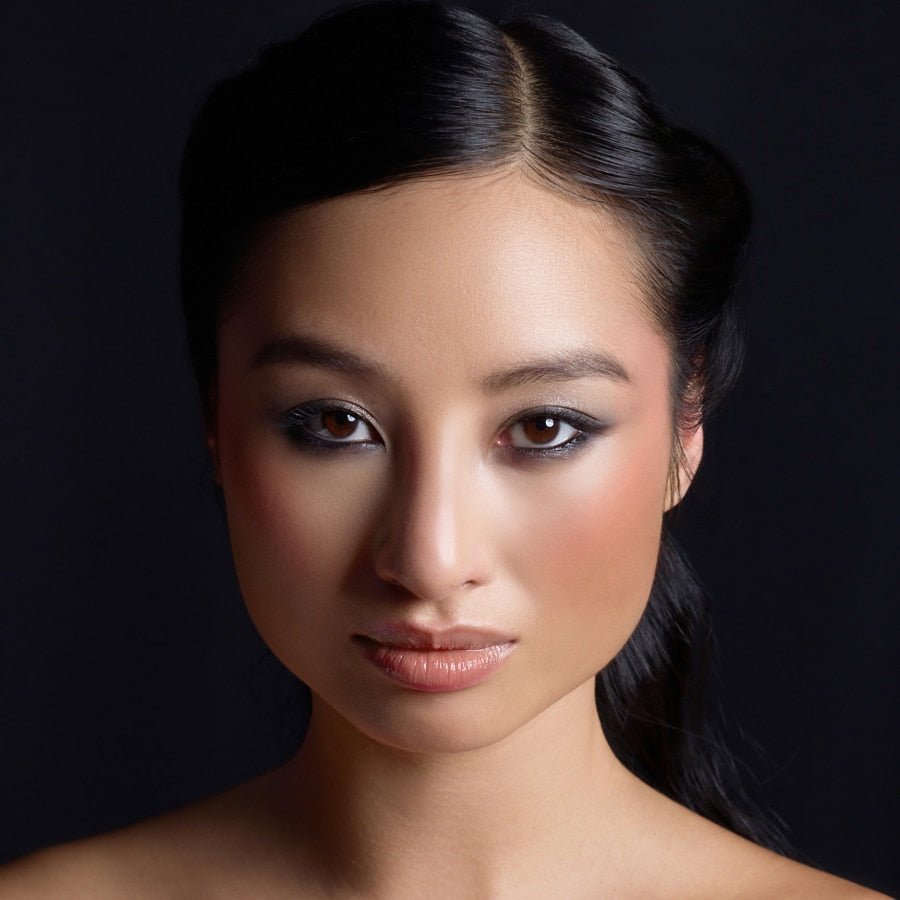 Le Rouge Français Powder Blush 330 Catherine - Model frontal