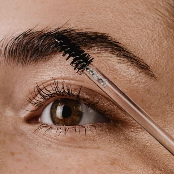 Grow & Fix Augenbrauen- und Wimpernserum - Anwendung mit Applikator