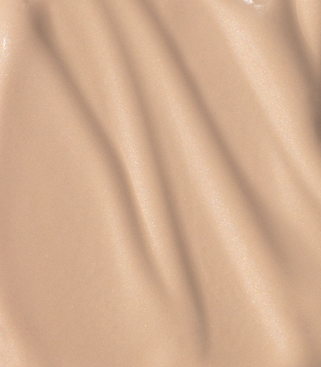 Mádara Skin Equal Soft Glow Foundation Ivory Swatch – Farbton für helle Hauttöne