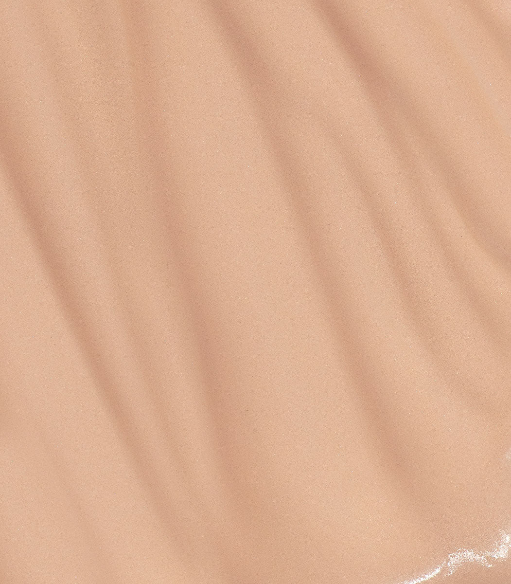 Mádara Skin Equal Soft Glow Foundation Rose Ivory Swatch – Farbton für helle Haut mit rosigem Unterton