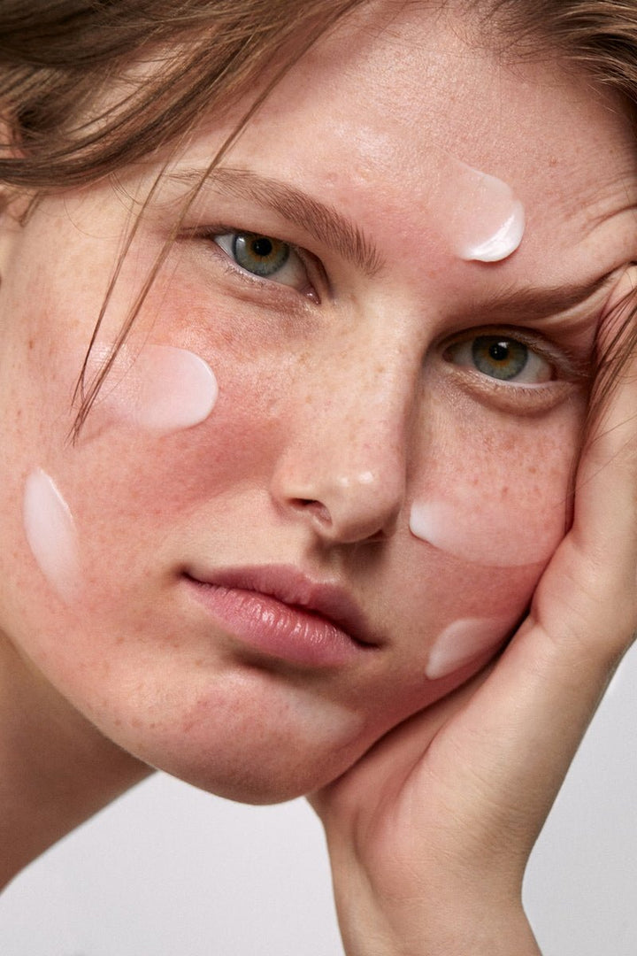 SOS+ Sensitive Moisturiser Model