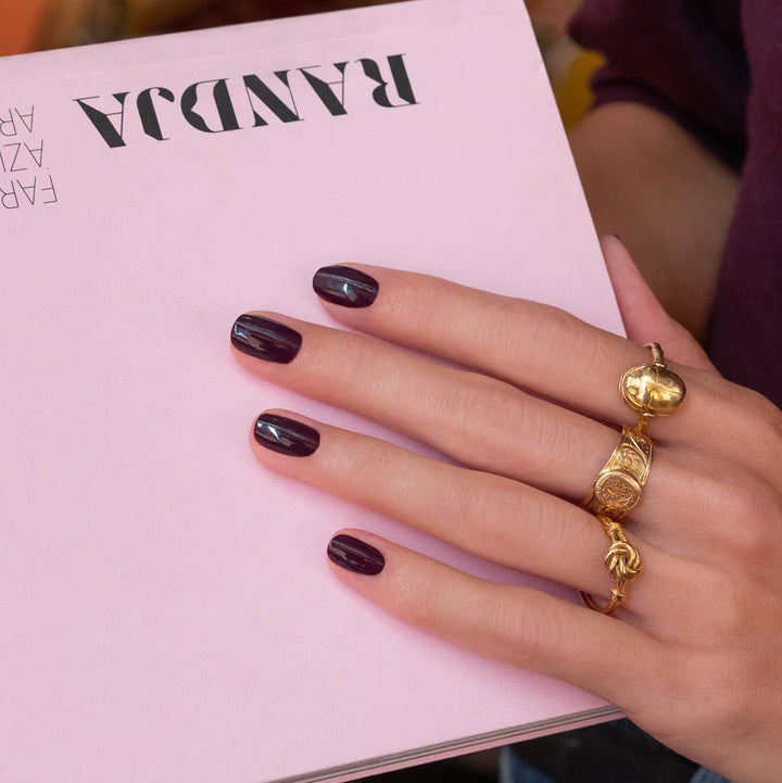Manucurist Nagellack Aubergine - Lackierte Nägel