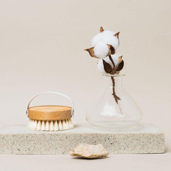 Ruhi The Soft Dry BrushRuhi Rituals The Soft Dry Brush Lifestyle Image