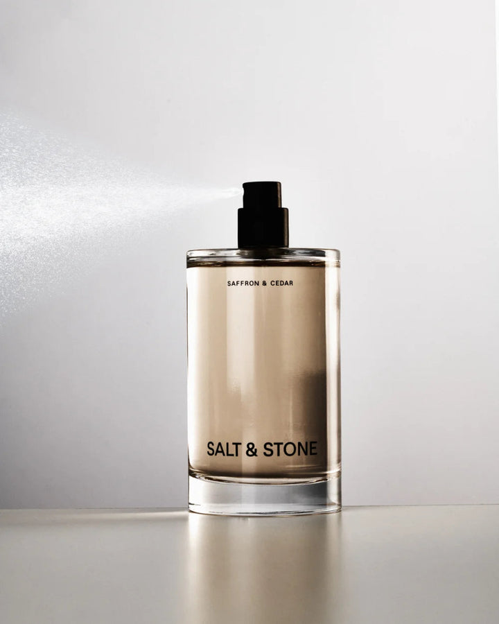 Salt & Stone Body Mist Black Saffron & Cedar - Salziges frisches Aroma inspiriert von Küstenlandschaften