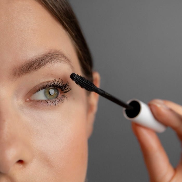 Grow & Freeze Mascara Ergebnis - Lange voluminöse Wimpern mit natürlicher Mascara