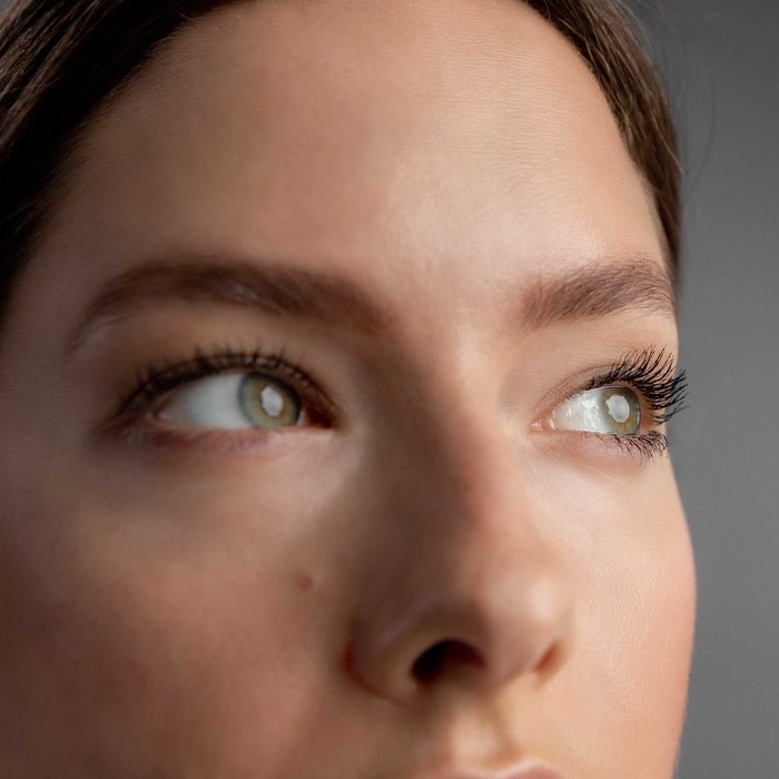 Vegane Wimpertusche Grow & Freeze - Perfekt definierte Wimpern für empfindliche Augen