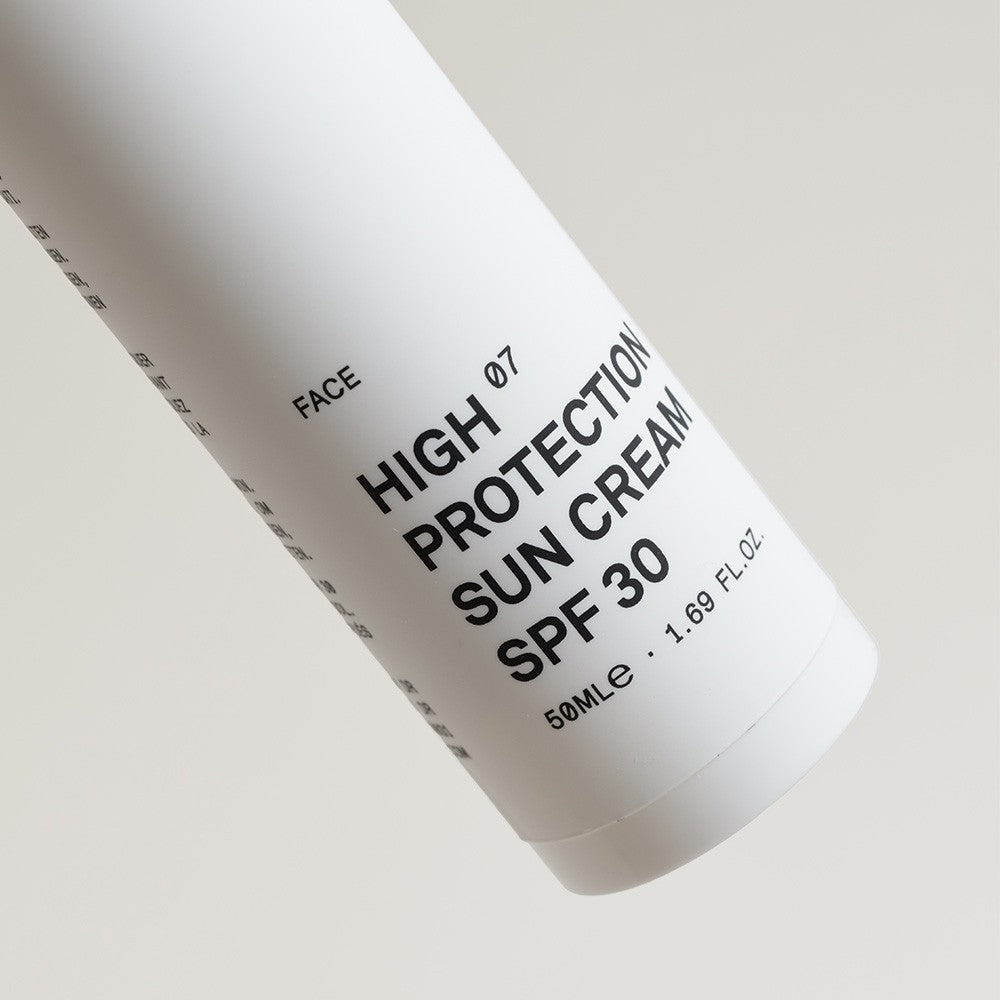 High Protection Sun Cream SPF 30 Close up