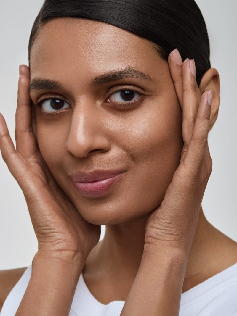 Beste CCC Cream Serum Foundation Tanned Model 3