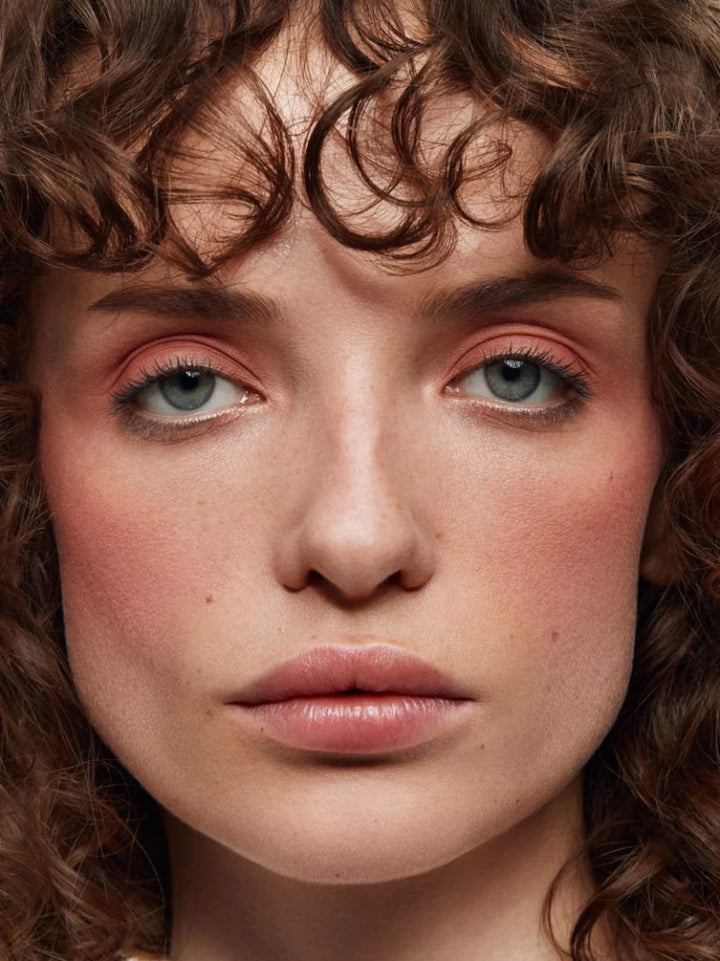 Und Gretel Imbe Eye & Cheek Multi-Shadow Refill - Peach 02 Model 1
