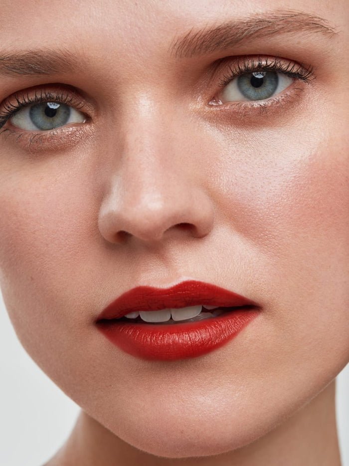 Lustec Correcting Lipliner Classic Red 07 Model