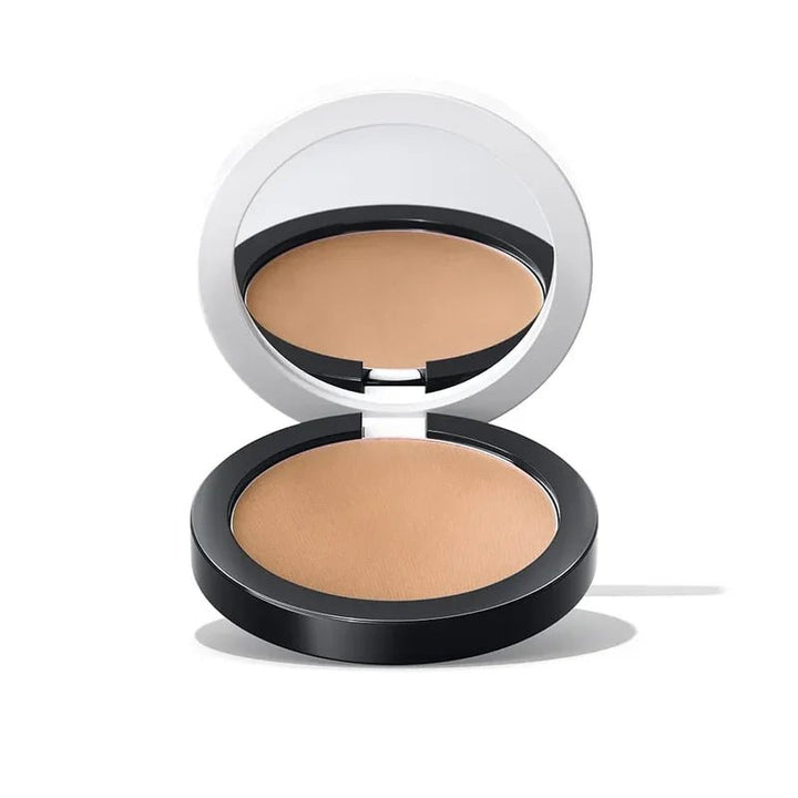 Und Gretel Wolken Refillable SPF 50+ Compact Powder - Tanned 03 Freisteller