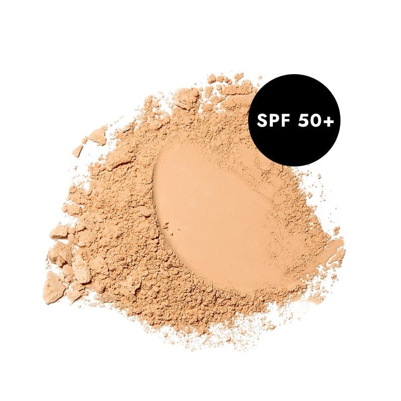 Und Gretel Wolken Refillable SPF 50+ Compact Powder - Medium 02 Swatch