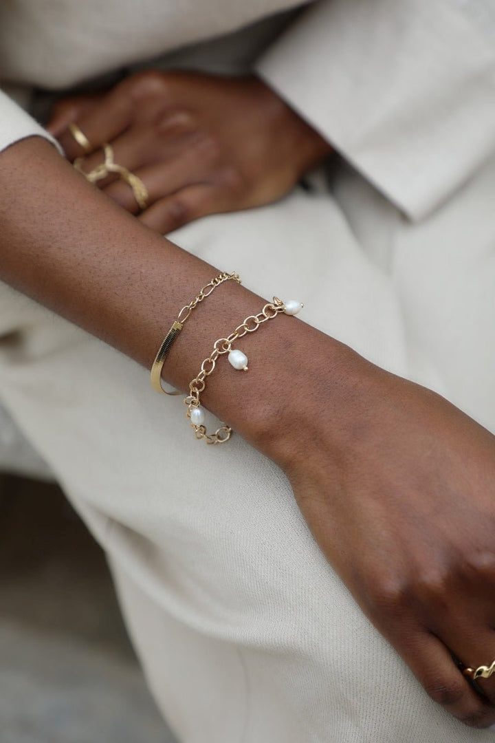 Waekura Deia Bracelet - Model Close-up