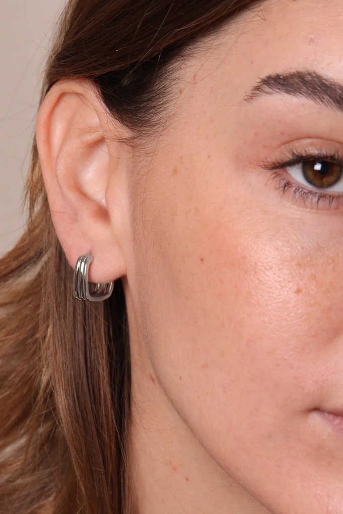 Waekura Yago Earrings Palladium - Model